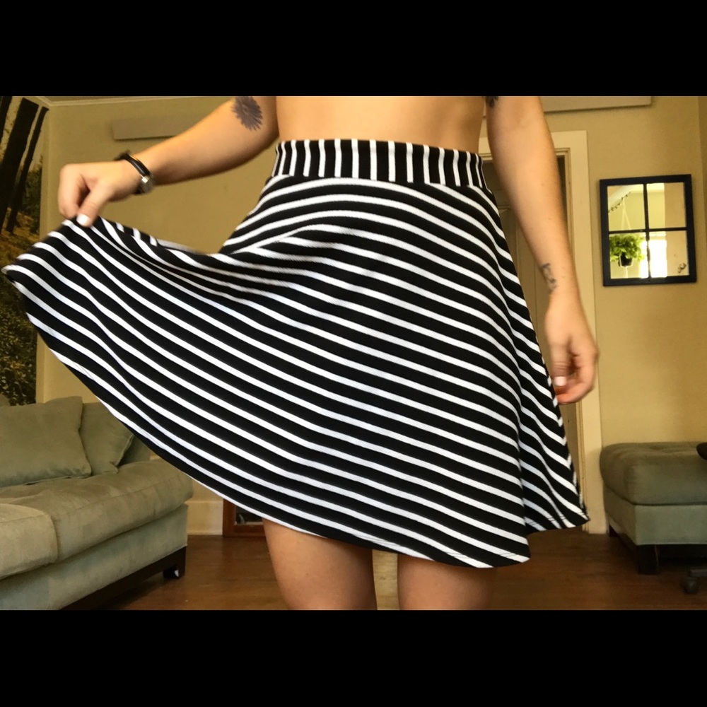 Stripped midi high waisted skirt